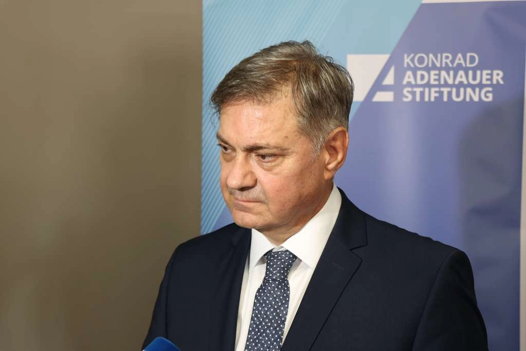 Zvizdić uputio čestitku svim zaposlenicima na BH televizijama povodom Svjetskog dana televizije